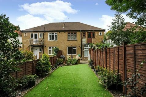 Elm Avenue, Ruislip, Middlesex, HA4 2 bed maisonette for sale