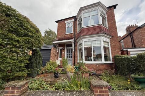 Bloomfield Road, Darlington 3 bed detached house for sale