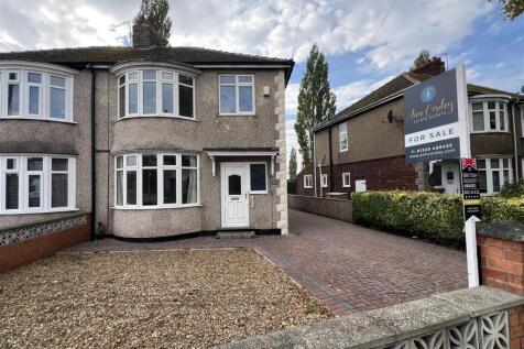 3 bedroom semi-detached house for sale