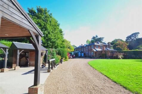Lingfield, Surrey, RH7 4 bed detached house for sale