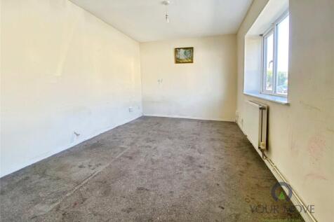 Middlepark Road, West Midlands DY1 3 bed semi