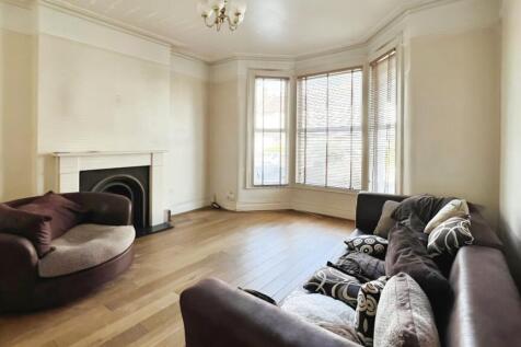 Dowanhill Road, London SE6 3 bed terraced house for sale
