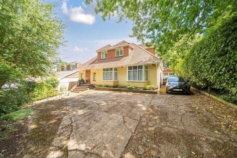 Sandy Brow, Hampshire PO7 4 bed detached house for sale