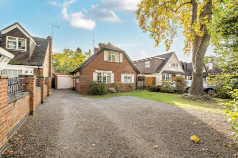 Reading Road, Woodley, Reading 3 bed detached house for sale