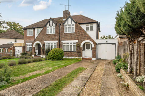 Colemans Moor Lane, Woodley, Reading 3 bed semi