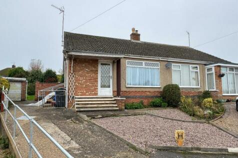 2 bedroom semi-detached bungalow for sale