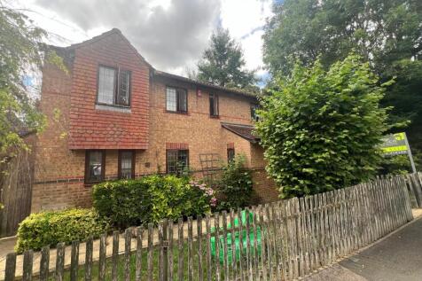 Sycamore Drive, Desborough, Kettering 4 bed detached house for sale