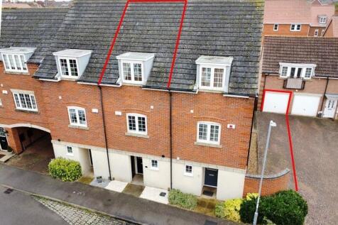 3 bedroom town house for sale