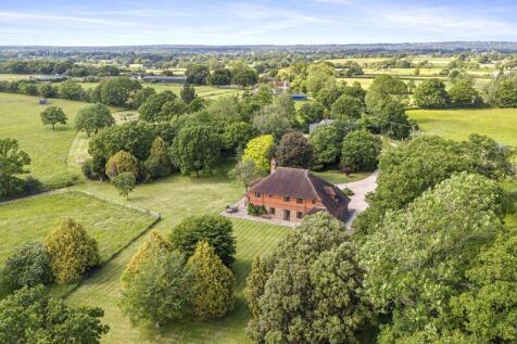 Albourne 4 bed detached house for sale