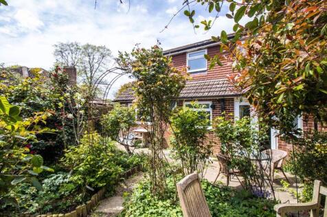 4 bedroom semi-detached house for sale
