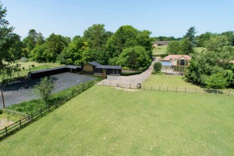 4 bedroom equestrian property for sale