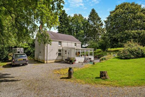 Crugybar, Llanwrda, Carmarthenshire 3 bed detached house for sale