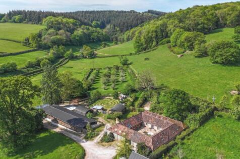 5 bedroom country house for sale