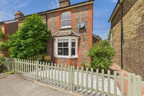 Triangle Road, Haywards Heath, RH16 2 bed house for sale