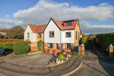 Cypress Gardens, Porthcawl, Bridgend... 3 bed detached house for sale