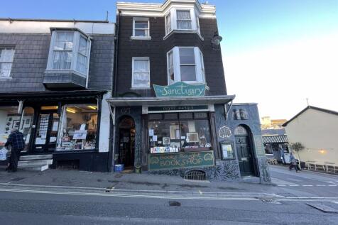 Semi-detached house for sale