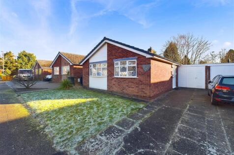 Leomansley Close, Lichfield 2 bed detached bungalow for sale