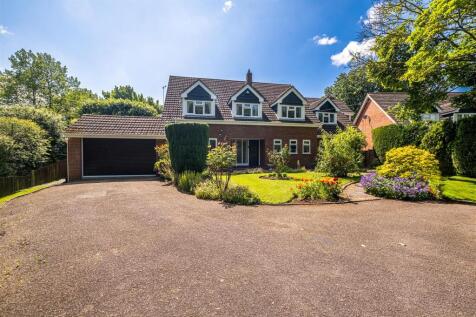 Friary Gardens, Lichfield 6 bed detached house for sale