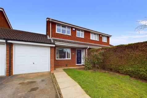 3 bedroom semi-detached house for sale