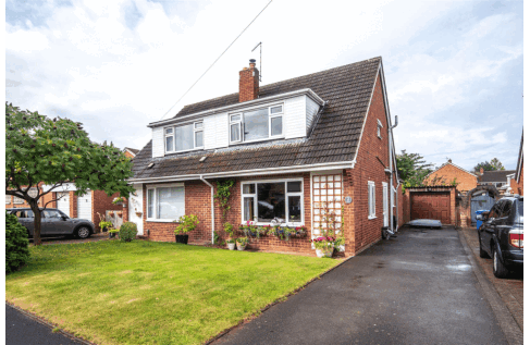 3 bedroom semi-detached house for sale