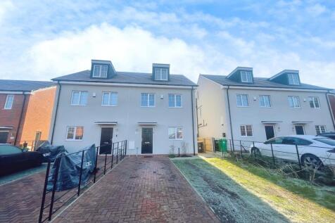 4 bedroom semi-detached house for sale