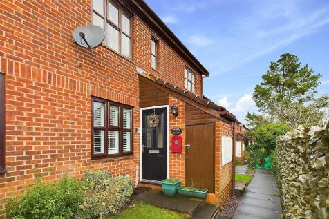 2 bedroom ground floor flat for sale