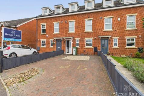 3 bedroom terraced house for sale