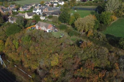 School Hill, Brinkworth, SN15 2 bed detached bungalow for sale