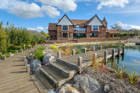Swindon Road, Malmesbury, SN16 5 bed country house for sale