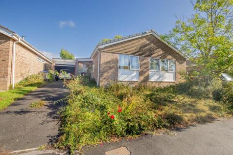 Vale Leaze, Little Somerford, SN15 3 bed detached bungalow for sale