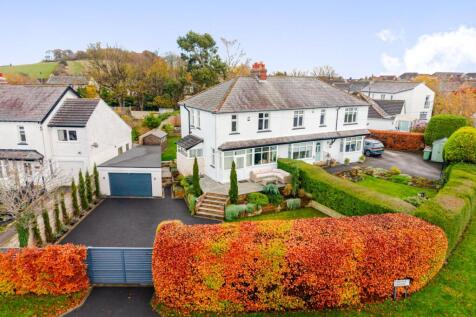 Larkfield Crescent, Rawdon, Leeds... 3 bed semi