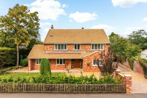 5 bedroom detached house for sale