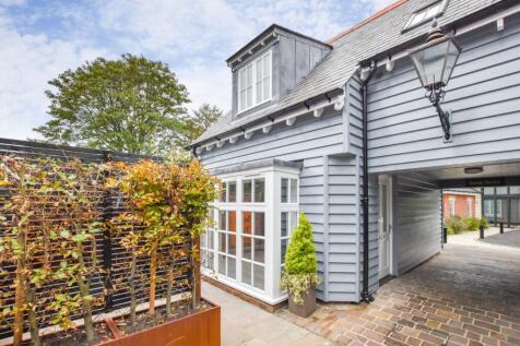 Brights Path, High Street, Maldon 2 bed semi