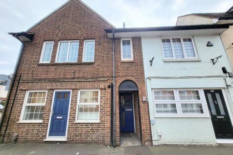 1 bedroom ground floor maisonette for sale