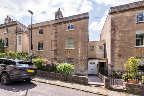 4 bedroom town house for sale