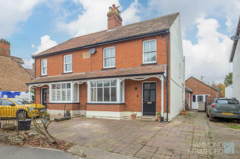 3 bedroom semi-detached house for sale