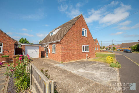 Edenside Drive, Attleborough 3 bed chalet for sale