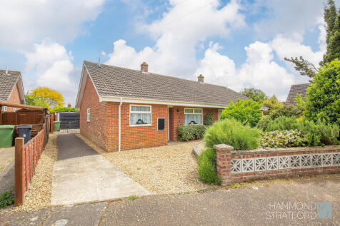 2 bedroom semi-detached bungalow for sale