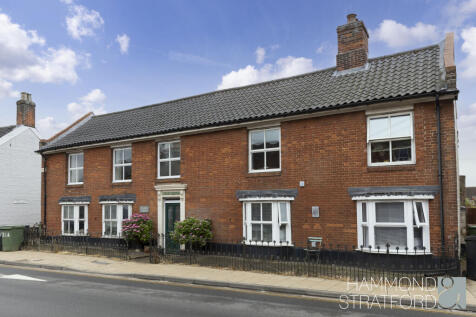 Flat 3, Halford House, High Street... 2 bed apartment for sale