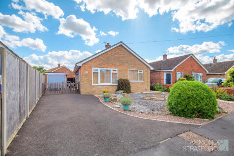 Arlington Gardens, Attleborough 3 bed detached bungalow for sale