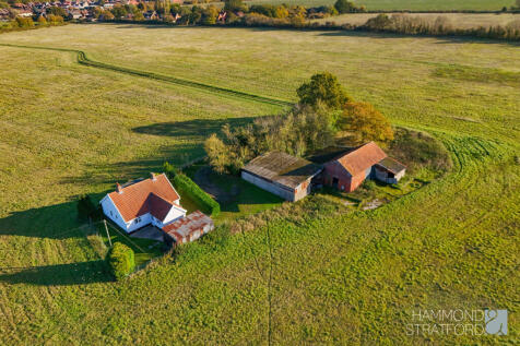 Docking Farm Bungalow, Slough Lane 2 bed chalet for sale