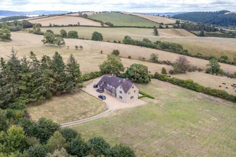 6 bedroom detached house for sale