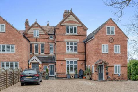 Torrs Close, Redditch, B97 4 bed townhouse for sale