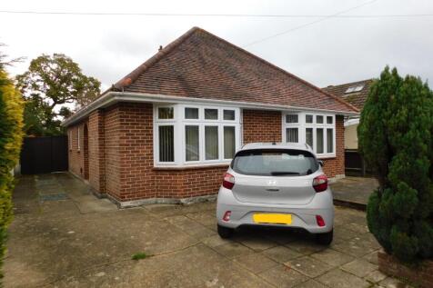 Flambard Avenue, Christchurch BH23 2 bed detached bungalow for sale