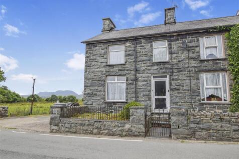 Trawsfynydd 3 bed end of terrace house for sale