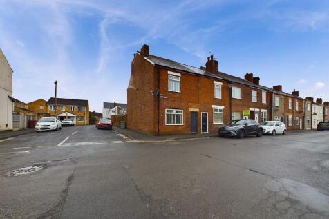 Henry Street, Grassmoor 2 bed end of terrace house for sale