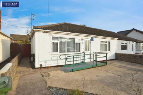 2 bedroom semi-detached bungalow for sale