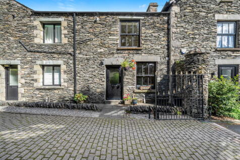 2 bedroom town house for sale