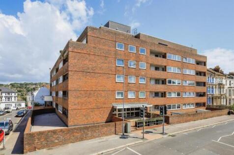 Studio flat for sale