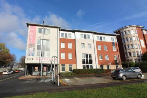 4 bedroom flat for sale